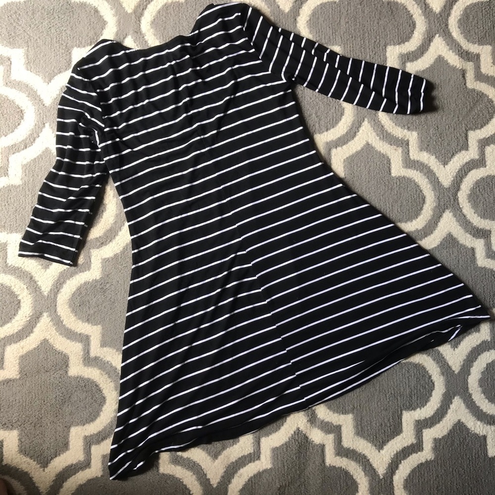 ♥️ 3/$15 Black & white striped dress